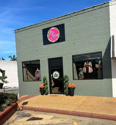 Silly Sisters Opens New Storefront on the Square